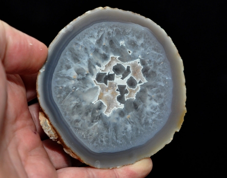 Agate geode nature 23, Brazil 275 grams