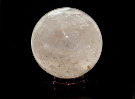 Rock crystal ball 1835 grams, Madagaskar