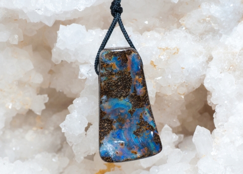 Boulder Opal am Band, 80,90 Carat