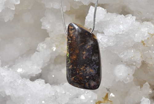 Boulder opal side-drilled, 70,10 carats