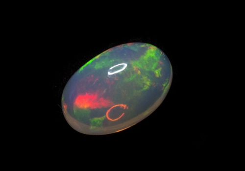 Welo Multi-Fire Opal Ethiopia oval, 3,60 carat