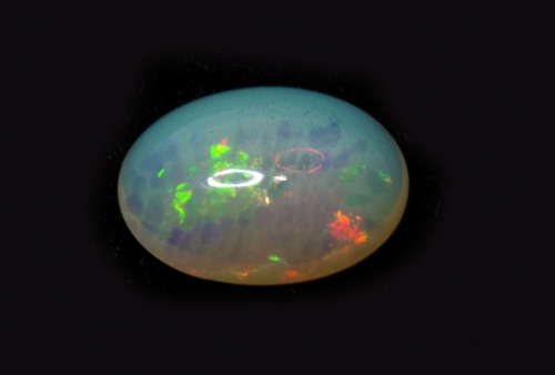 Welo Multi-Fire Opal Ethiopia oval, 1,80 carat