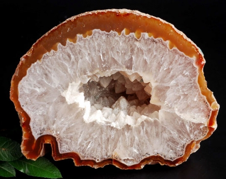 Agate geode nature 17, Brazil 1050 grams