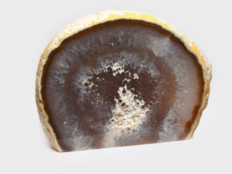 Agate geode nature 24, Brazil 665 grams