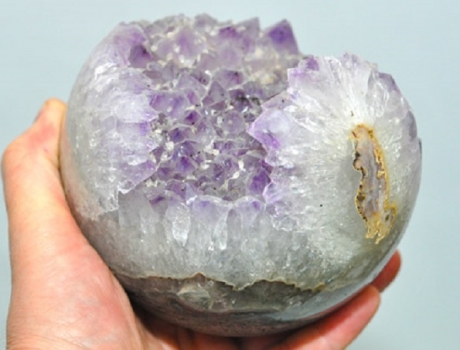 Amethyst ball 2820 grams