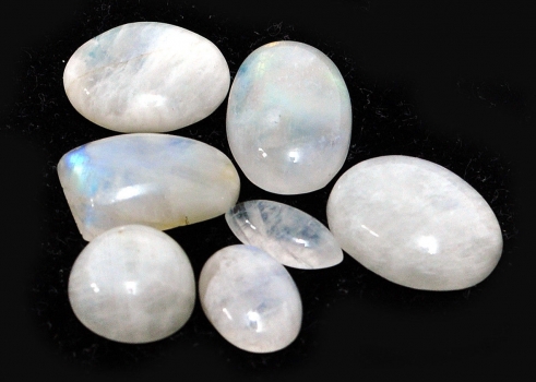 1 lot of moonstone cabochons, 74.2 carat