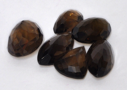 Smoky quartz cut, 143.8 carats, 1 lot, 6 pieces.