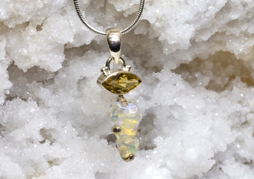 Welo Opal 5.46 carat with citrine set in silver