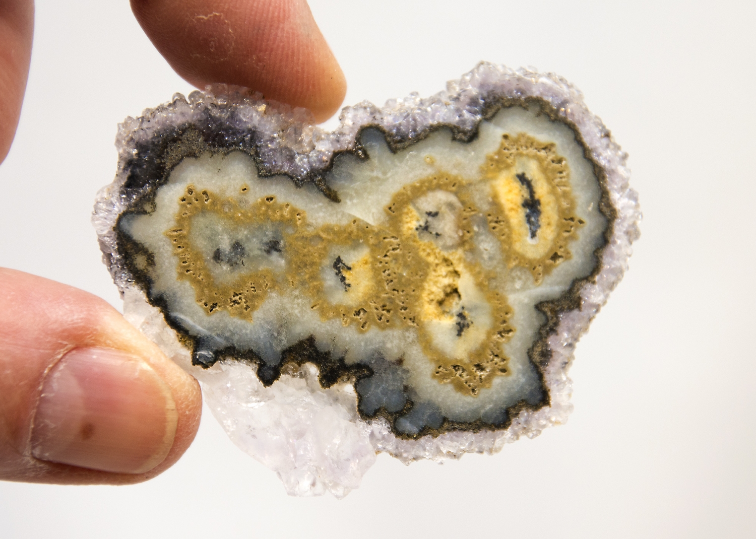 Amethyst flower, stalactite rosette, 97,5 Carat