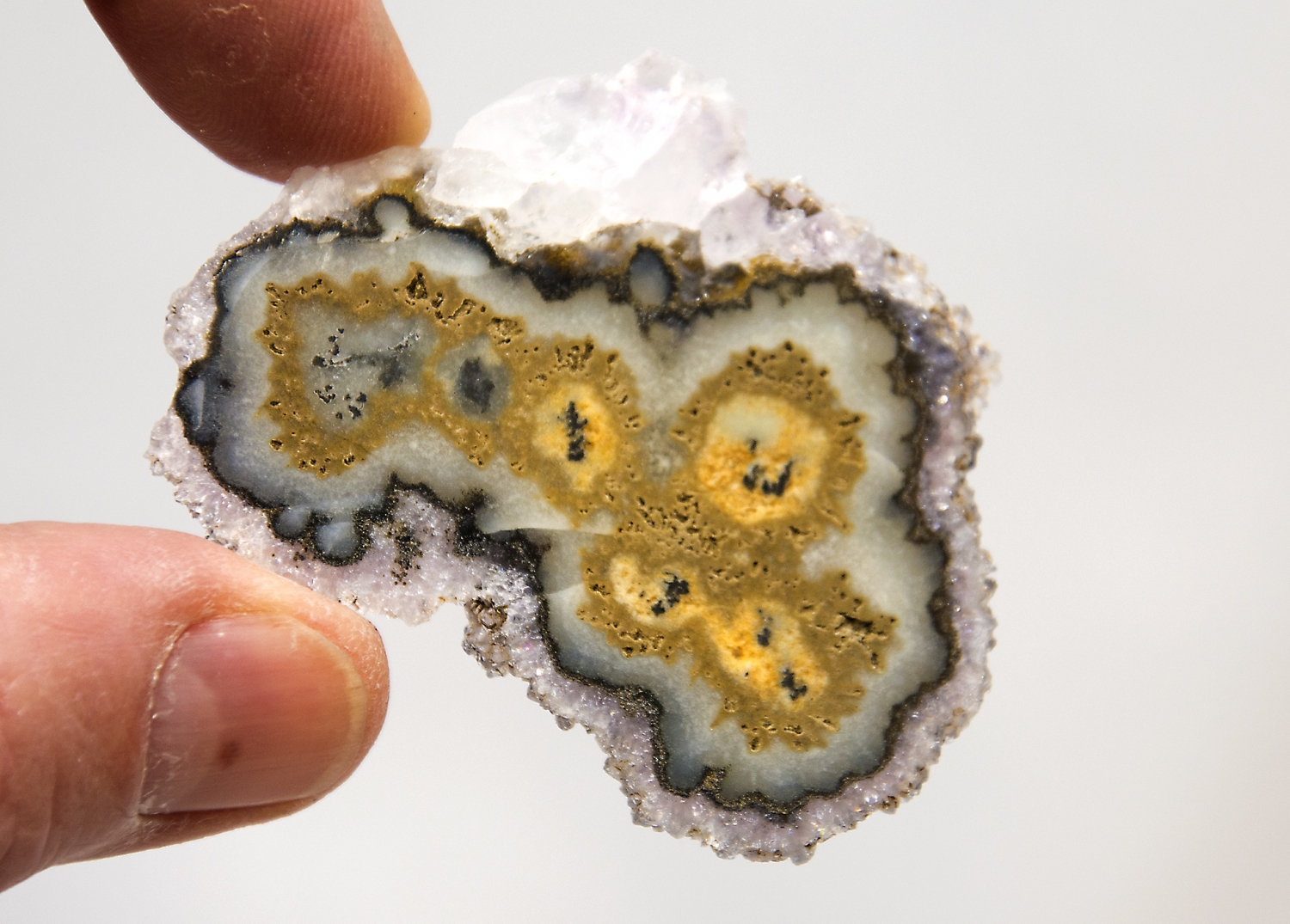 Amethyst flower, stalactite rosette, 97,5 Carat