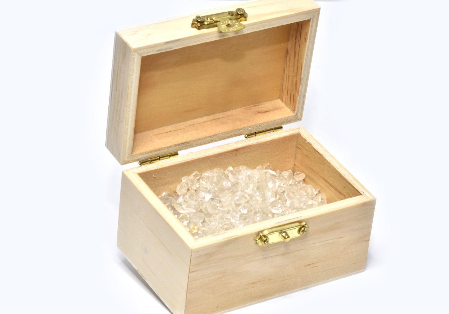 Rock crystal loading stones, 200 grams in a wooden chest