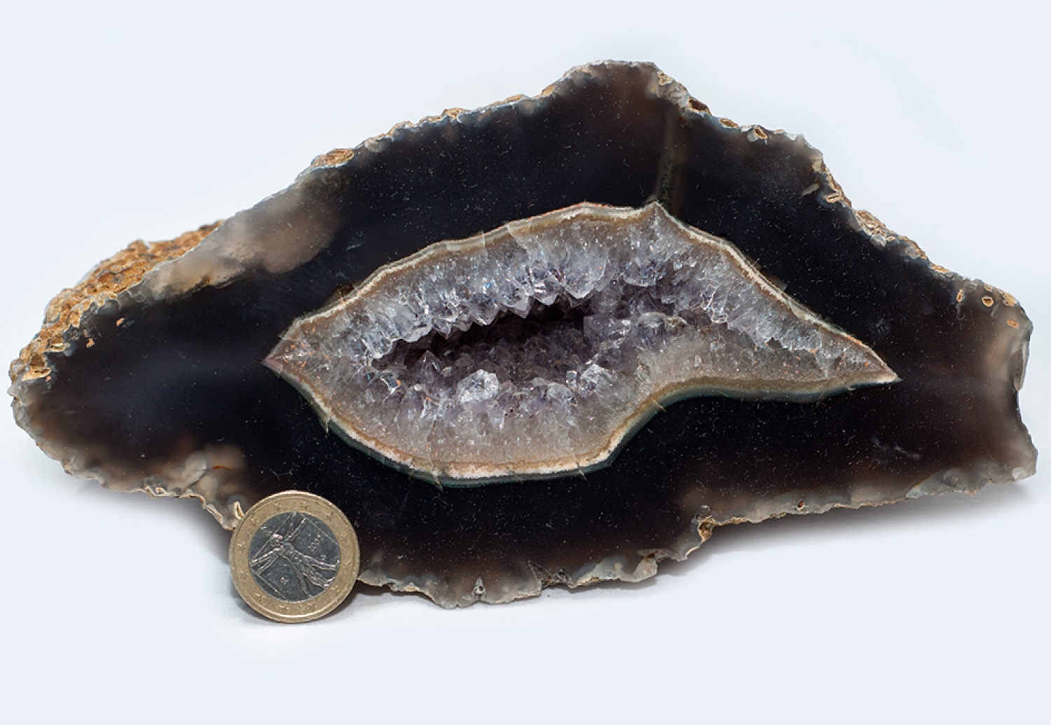 Amethyst Geode, Uruguay, Vorderseite poliert, 1360 Gramm