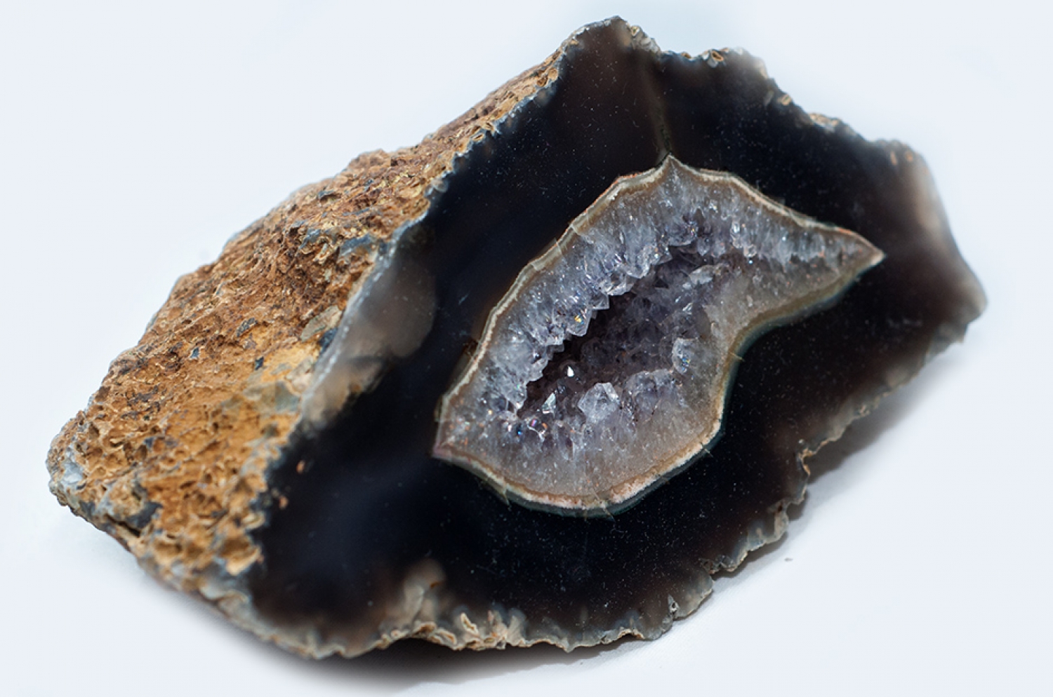 Amethyst Geode, Uruguay, Vorderseite poliert, 1360 Gramm