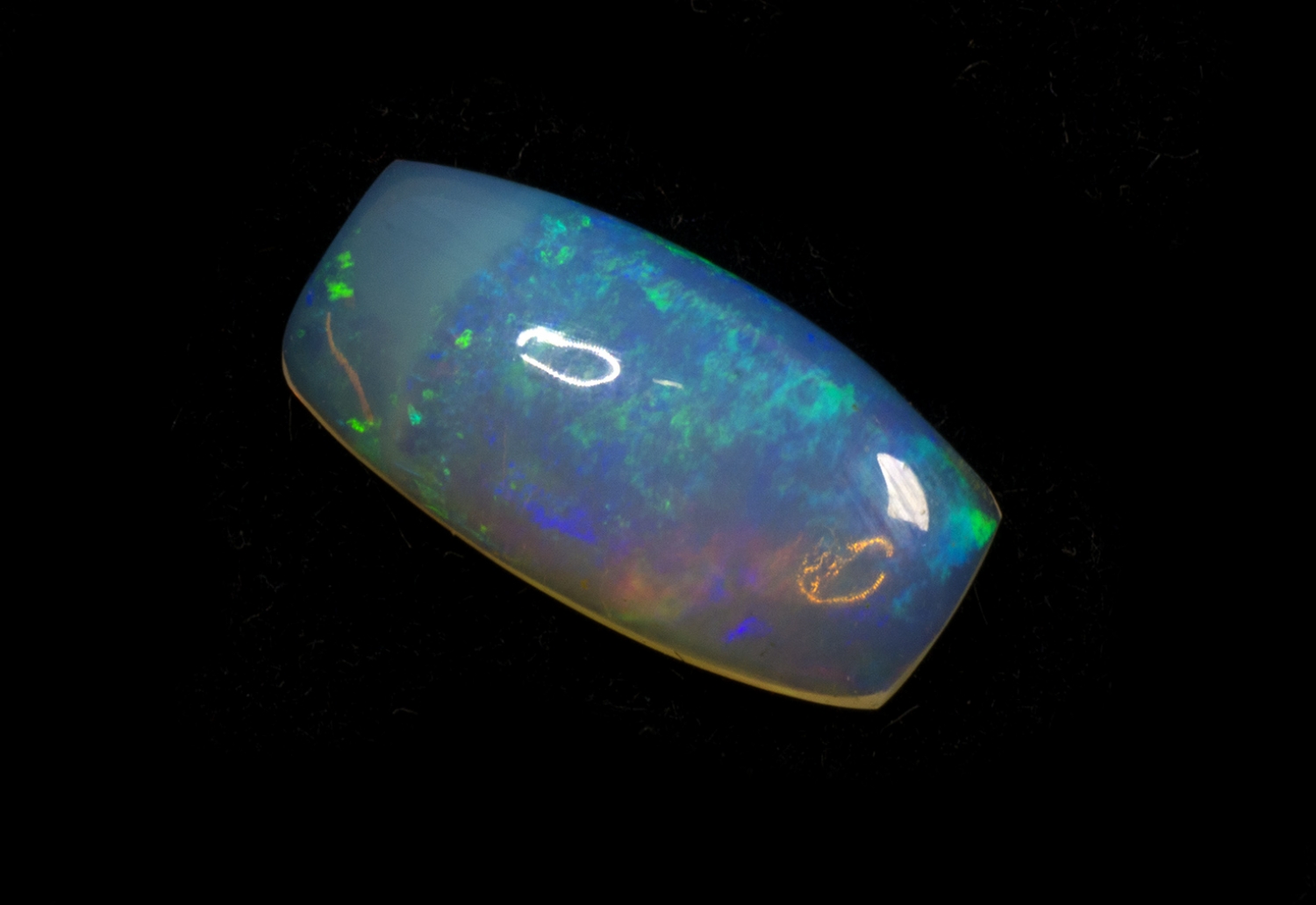 Welo Multi-Fire Opal Äthiopien, kissenförmig, 2,2 Carat